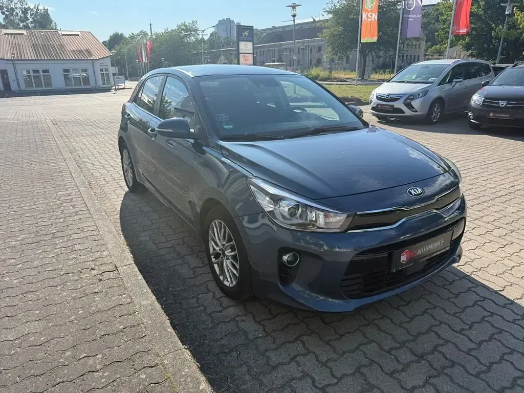 Gebraucht Kia Rio Spirit 101 PS (74 kW) 2017 Blau Limousine