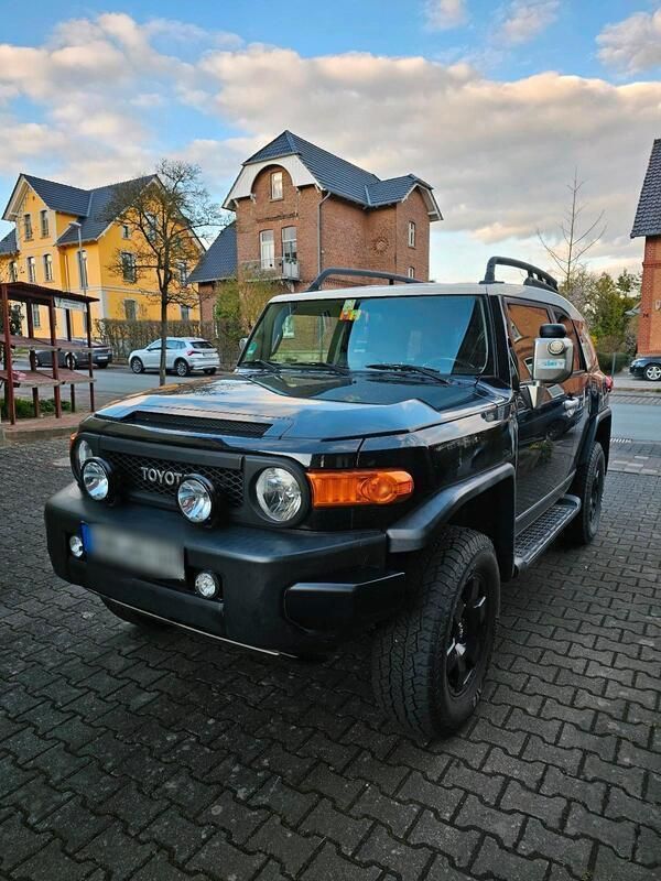 Schwarz Gebraucht 2008 Toyota FJ Cruiser SUV | 22.999 € - Bild 1/4