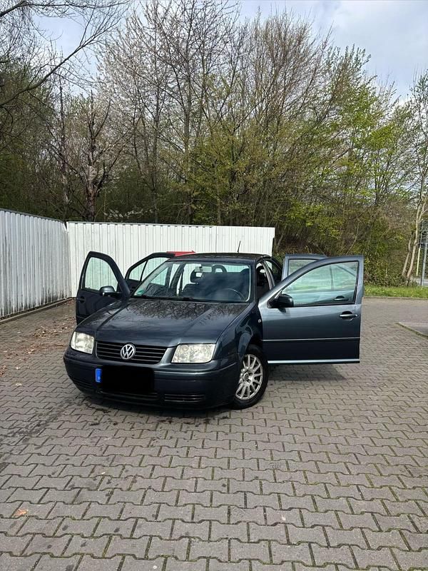 Usata VW Bora 90 CV (66 kW) 2002 Grigio Berlina