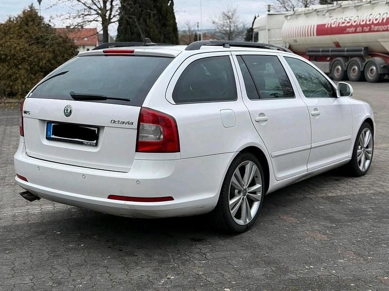 Gebraucht Skoda Octavia RS 200 PS (147 kW) 2011 Weiß Kombi