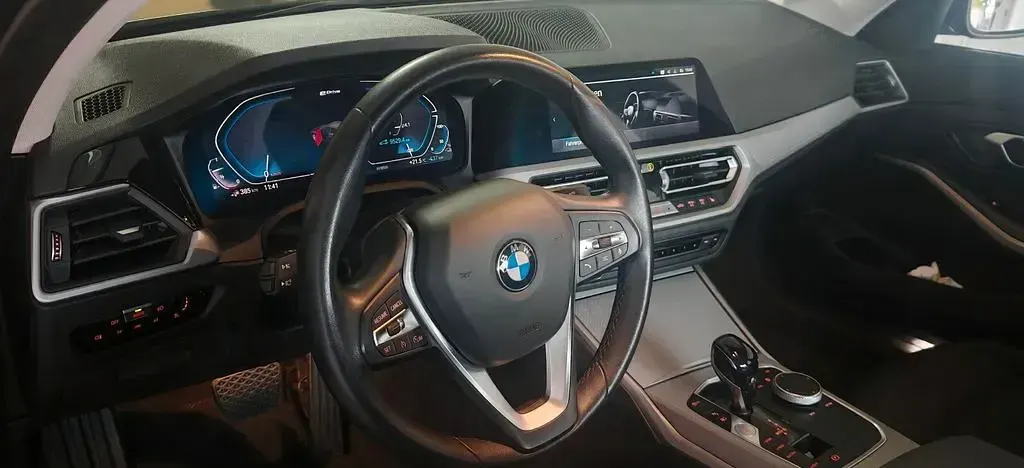 Gebraucht BMW 330e Advantage 292 PS (214 kW) 2020 Schwarz Limousine