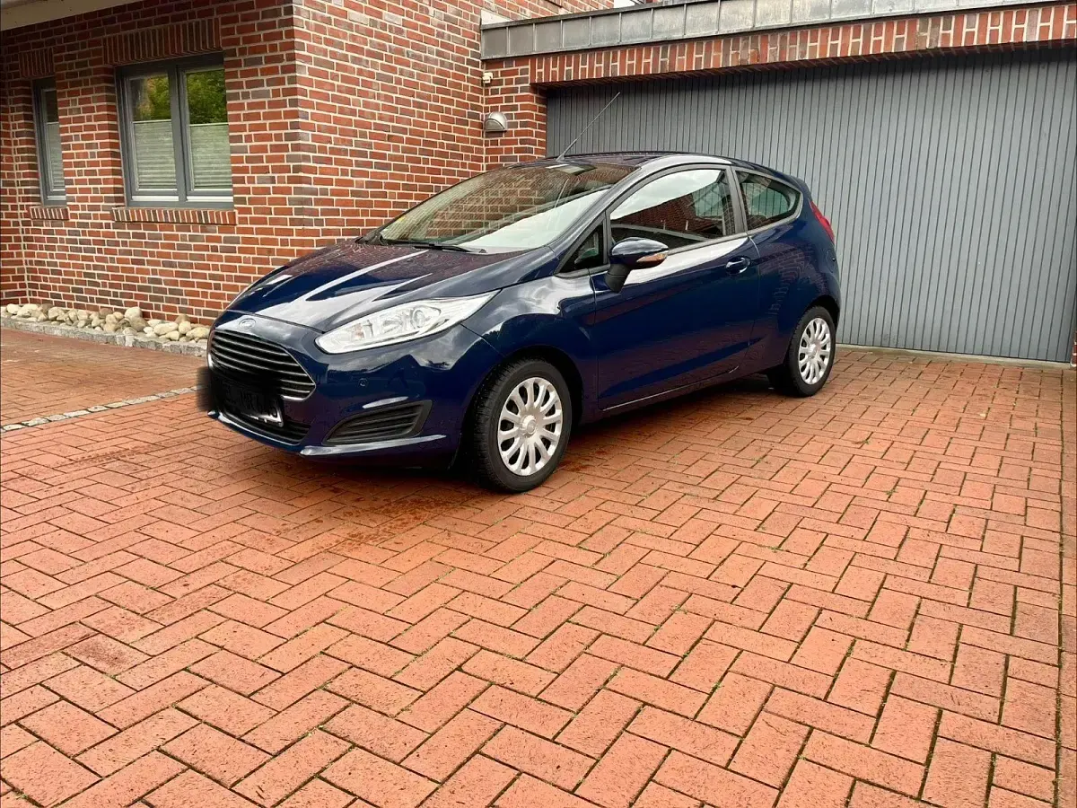 Gebraucht Ford Fiesta Trend 80 PS (58 kW) 2016 Blau Kleinwagen