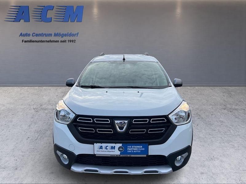 Gebraucht Dacia Dokker Stepway 95 PS (69 kW) 2020 Weiß Van / Kleinbus