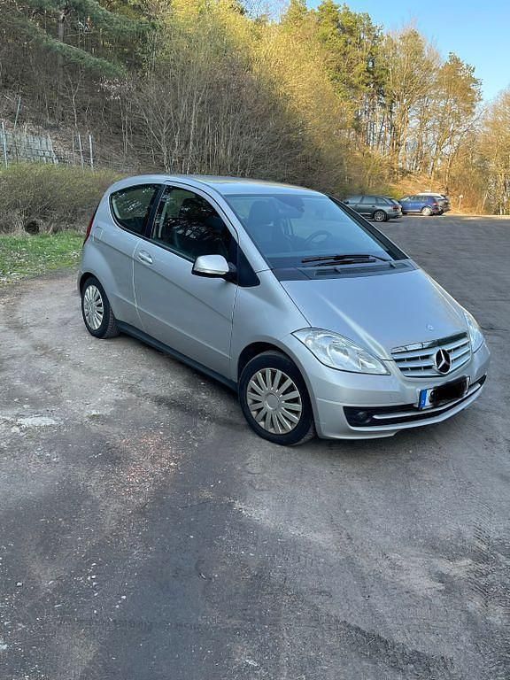 Gebraucht Mercedes A150 95 PS (69 kW) 2009 Silber Limousine