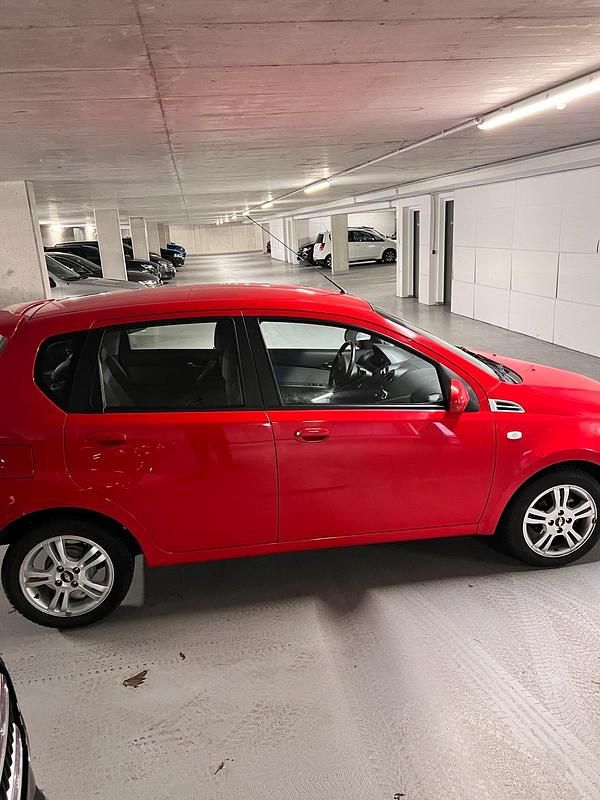 Gebraucht Chevrolet Aveo 101 PS (74 kW) 2008 Rot Kleinwagen