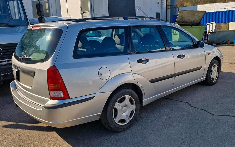 Gebraucht Ford Focus 101 PS (74 kW) 2005 Grau Kombi