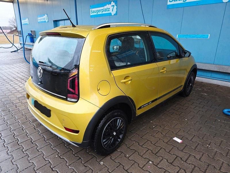 Gebraucht VW cross up! 90 PS (66 kW) 2019 Gold Kleinwagen