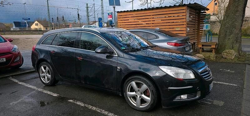 Gebraucht Opel Insignia 160 PS (117 kW) 2012 Schwarz Kombi