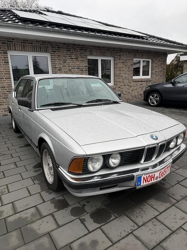Gebraucht BMW 728 184 PS (135 kW) 1984 Silber Limousine