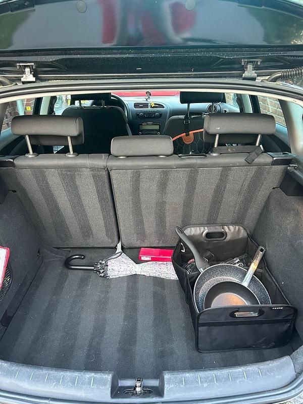 Usata Seat Leon 105 CV (77 kW) 2012 Nero Utilitaria