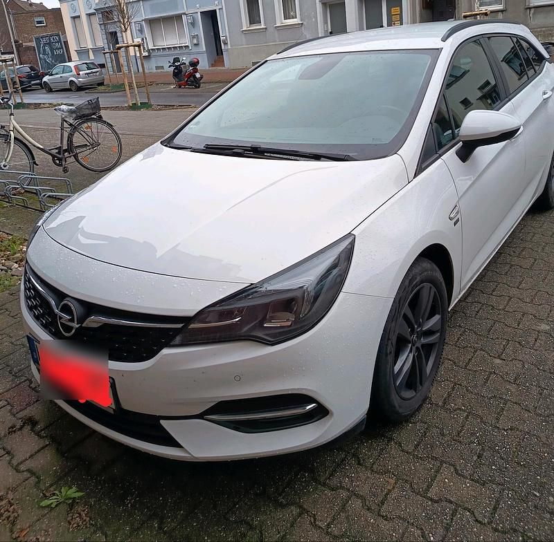 Weiß Gebraucht 2019 Opel Astra Kombi | 10.499 € (Guter Preis) - Bild 1/4