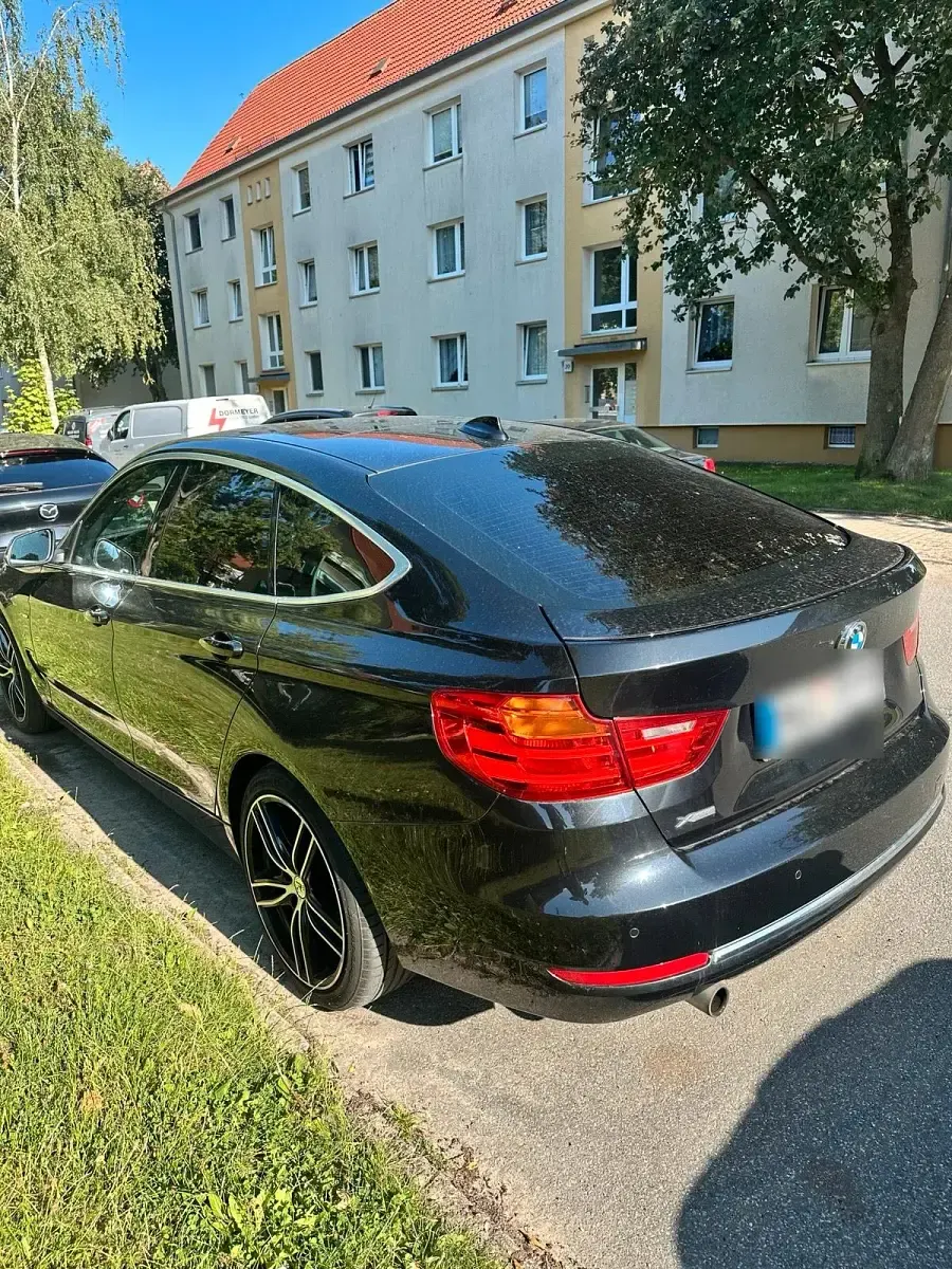 Gebraucht BMW 320 184 PS (135 kW) 2014 Schwarz Limousine