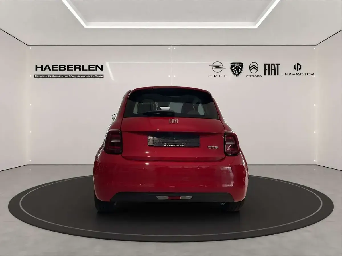 Gebraucht Fiat 500e La Prima 86 kW (118 PS) 2026 Rot Limousine