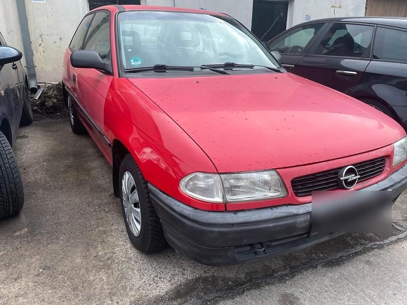 Gebraucht Opel Astra 75 PS (55 kW) 1997 Rot Kleinwagen