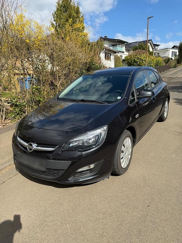 Gebraucht Opel Astra 116 PS (85 kW) 2014 Schwarz Limousine