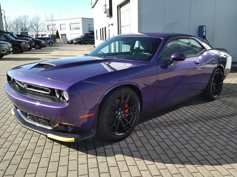 Plum crazy pearl coat Neu 2025 Dodge Challenger Coupé | 52.890 € (Superpreis) - Bild 1/4
