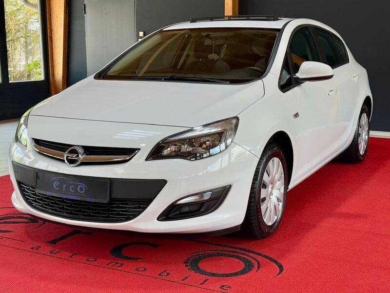 Weiß Gebraucht 2015 Opel Astra Selection Limousine | 9.490 € (Fairer Preis) - Bild 1/4