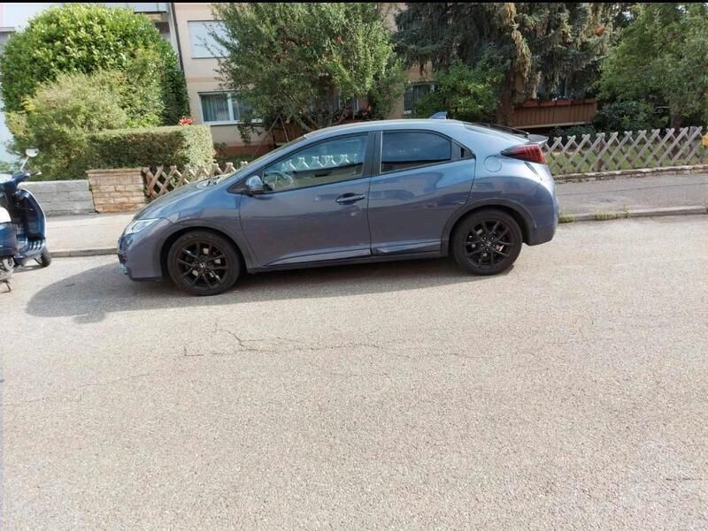 Blau Gebraucht 2017 Honda Civic S Limousine | 18.500 € (Etwas zu teuer) - Bild 1/1