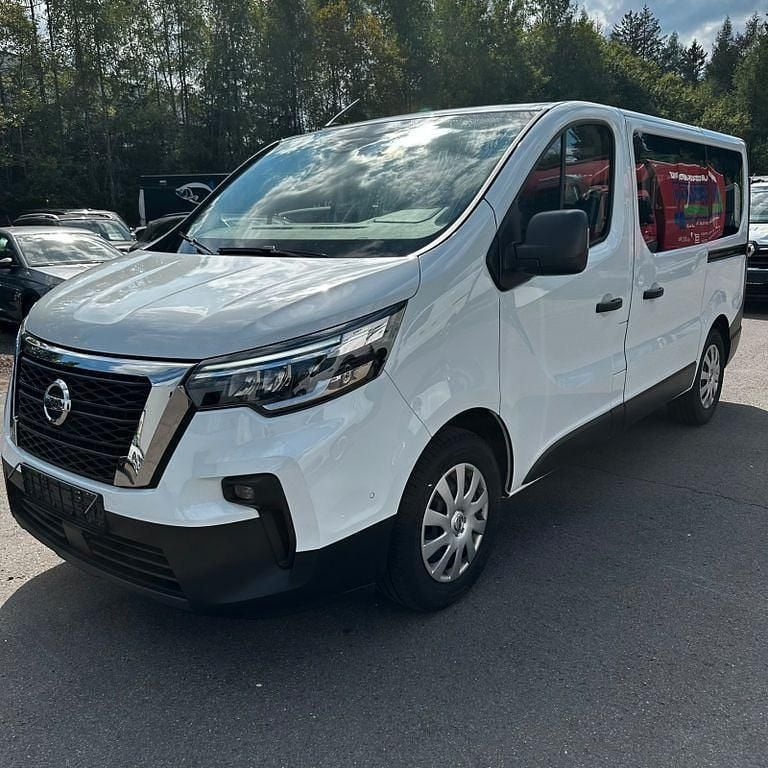 Weiß Gebraucht 2023 Nissan Primastar N-Connecta Van / Kleinbus | 29.900 € (Fairer Preis) - Bild 1/4