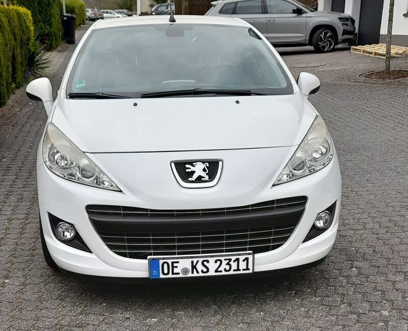 Weiß Gebraucht 2011 Peugeot 207 CC Cabrio | 6.400 € (Fairer Preis) - Bild 1/4