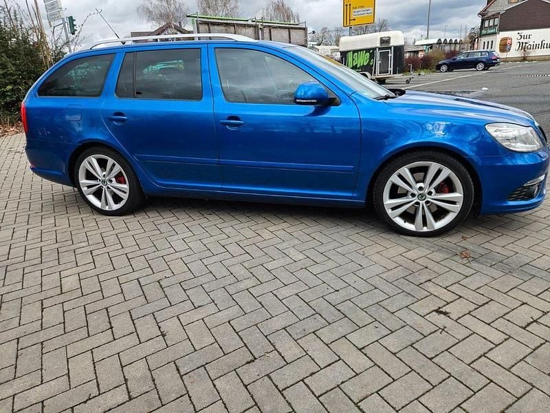 Gebraucht Skoda Octavia RS 190 PS (139 kW) 2010 Raceblau metallic Kombi