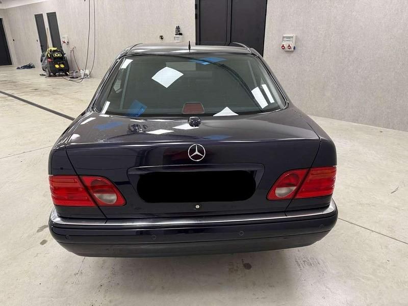 Gebraucht Mercedes E420 Avantgarde 279 PS (205 kW) 1997 Violett Limousine