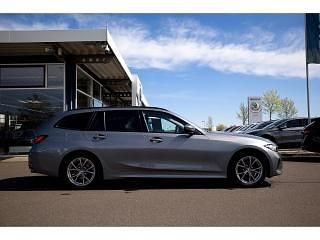 Gebraucht BMW 320 190 PS (139 kW) 2023 Grau Kombi