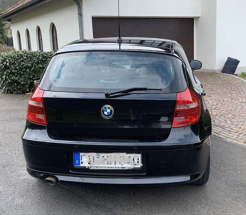 Gebraucht BMW 118 143 PS (105 kW) 2010 Schwarz Kleinwagen