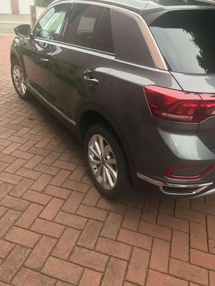 Gebraucht VW T-Roc Style 150 PS (110 kW) 2024 Grau SUV