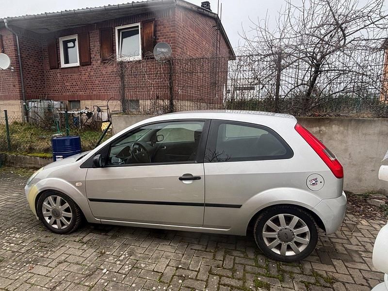 Gebraucht Ford Fiesta 69 PS (50 kW) 2004 Kleinwagen