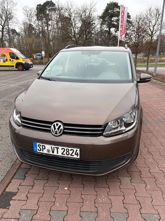 Braun Gebraucht 2014 VW Touran Van / Kleinbus | 5.900 € (Guter Preis) - Bild 1/4