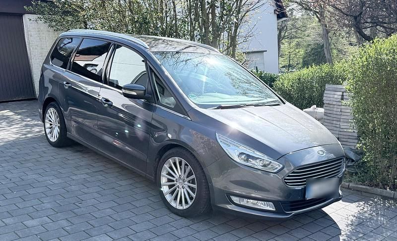 Gebraucht Ford Galaxy Titanium 179 PS (131 kW) 2016 Grau Van / Kleinbus