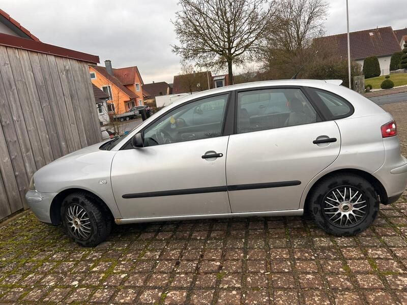 Silber Gebraucht 2002 Seat Ibiza Kleinwagen | 800 € (Fairer Preis) - Bild 1/4