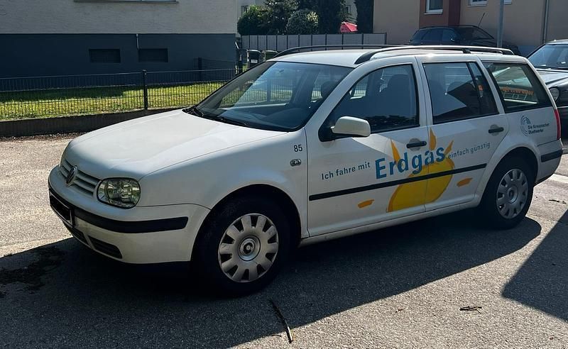 Weiß Gebraucht 2005 VW Golf IV Kombi | 1.500 € (Superpreis) - Bild 1/4