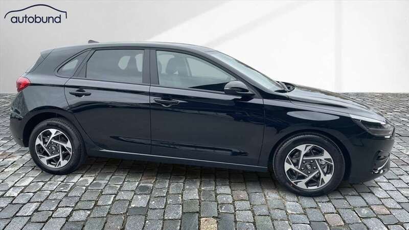 Neu Hyundai i30 101 PS (74 kW) 2025 Andere farbe Kleinwagen