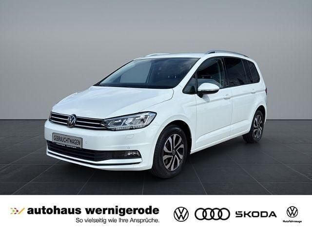 Weiß Gebraucht 2021 VW Touran Active Van / Kleinbus | 29.939 € (Fairer Preis) - Bild 1/4