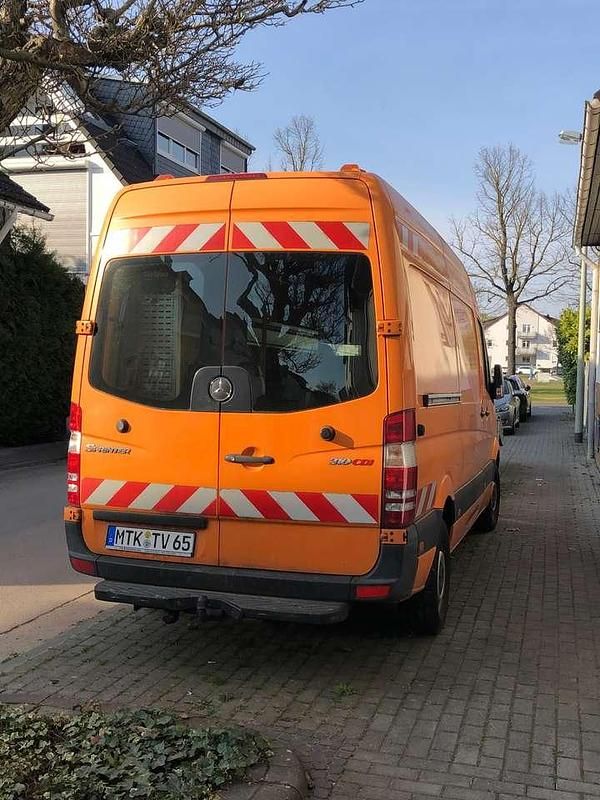 Second-hand Mercedes Sprinter 95 CP (69 kW) 2013 Portocaliu Van