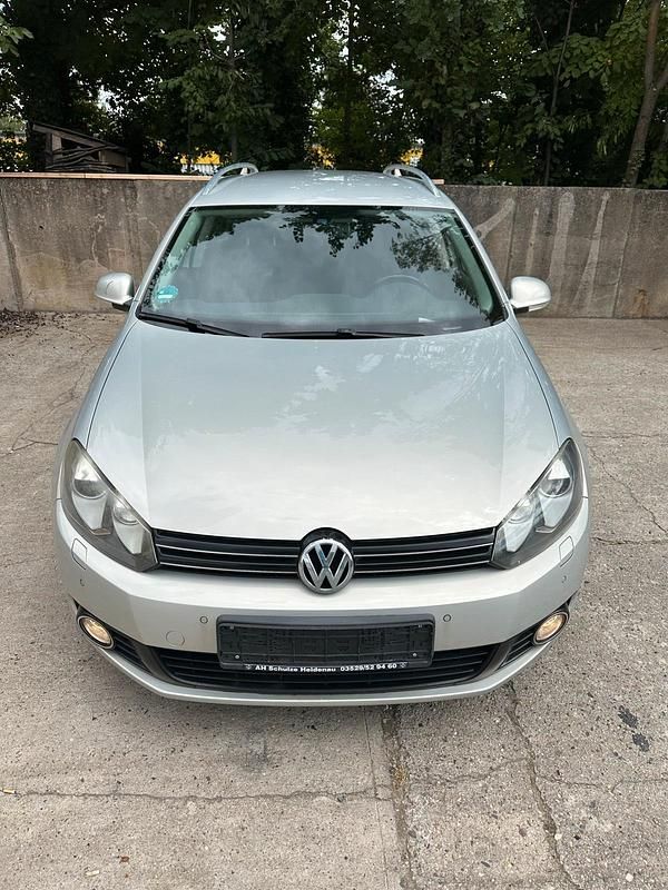 Silber Gebraucht 2010 VW Golf VI Kombi | 2.200 € (Superpreis) - Bild 1/4