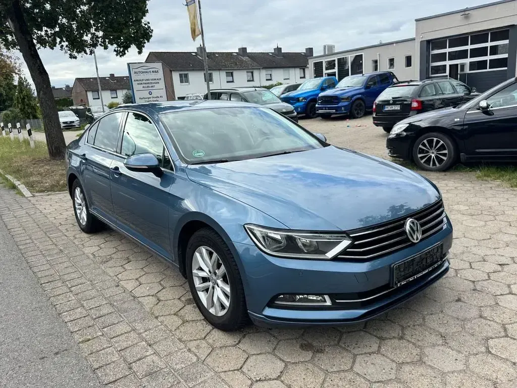 Gebraucht VW Passat 150 PS (110 kW) 2016 Blau Limousine