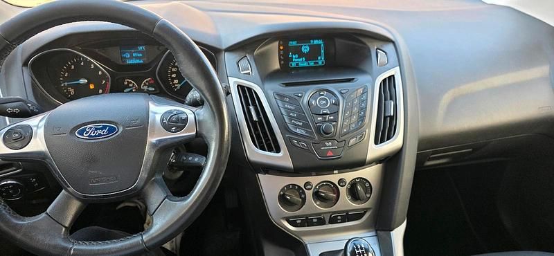 Usata Ford Focus 100 CV (73 kW) 2014 Bianco Station wagon