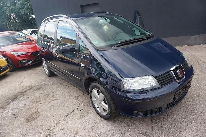Blau Gebraucht 2006 Seat Alhambra Vigo Van / Kleinbus | 4.999 € (Teuer) - Bild 1/4