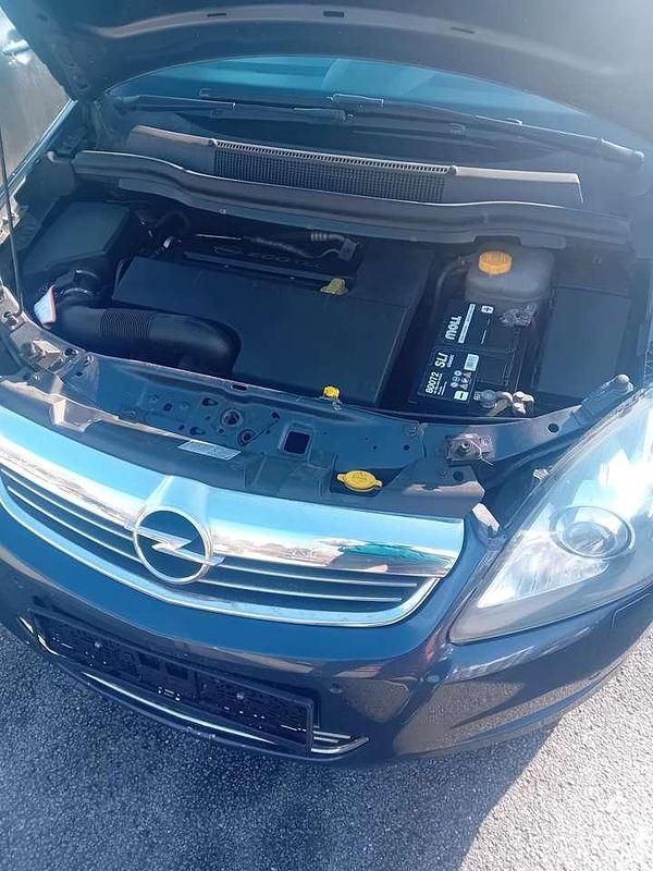 Gebraucht Opel Zafira Selection 150 PS (110 kW) 2009 Van / Kleinbus