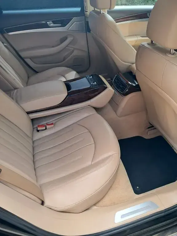 Gebraucht Audi A8 Ambiente 250 PS (183 kW) 2010 Schwarz Limousine