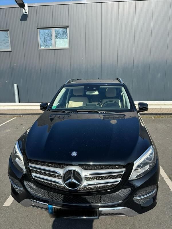 Schwarz Gebraucht 2016 Mercedes GLE350 SUV | 30.400 € (Fairer Preis) - Bild 1/4