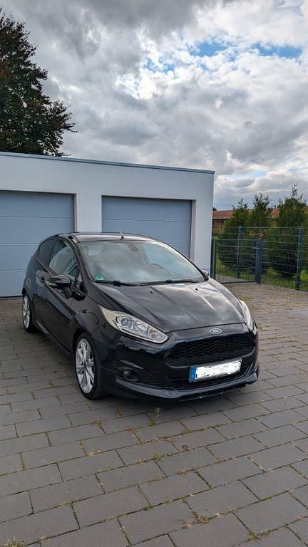 Schwarz Gebraucht 2014 Ford Fiesta Kleinwagen | 3.800 € (Guter Preis) - Bild 1/4