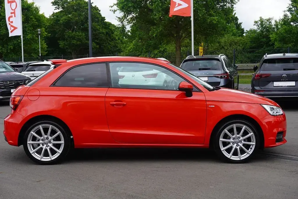 Gebraucht Audi A1 Sportback Sport 95 PS (69 kW) 2017 Rot Kleinwagen