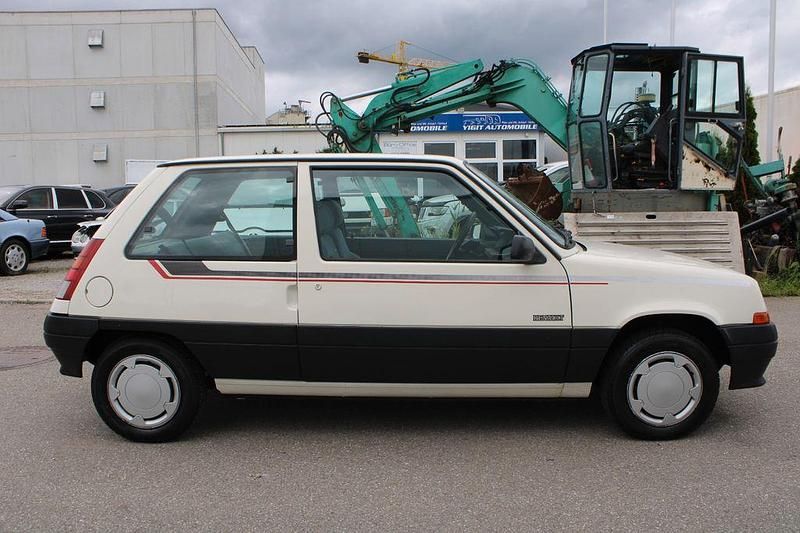 Używany Renault R5 58 KM (42 kW) 1988 Biały Hatchback