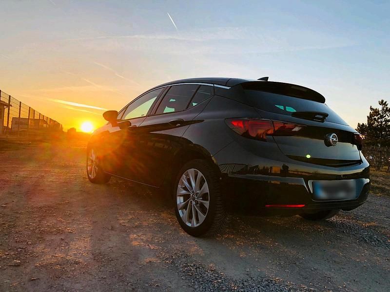Gebraucht Opel Astra 136 PS (100 kW) 2016 Schwarz Limousine