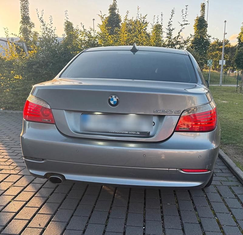 Silber Gebraucht 2007 BMW 520 Limousine | 5.500 € (Guter Preis) - Bild 1/4
