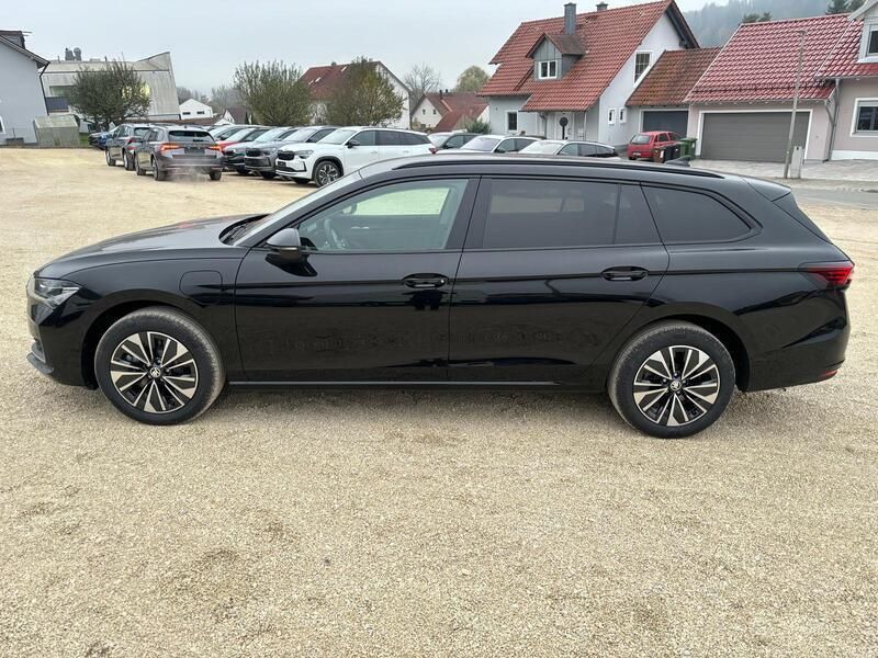 Gebraucht Skoda Superb Selection 204 PS (150 kW) 2022 Schwarz Kombi